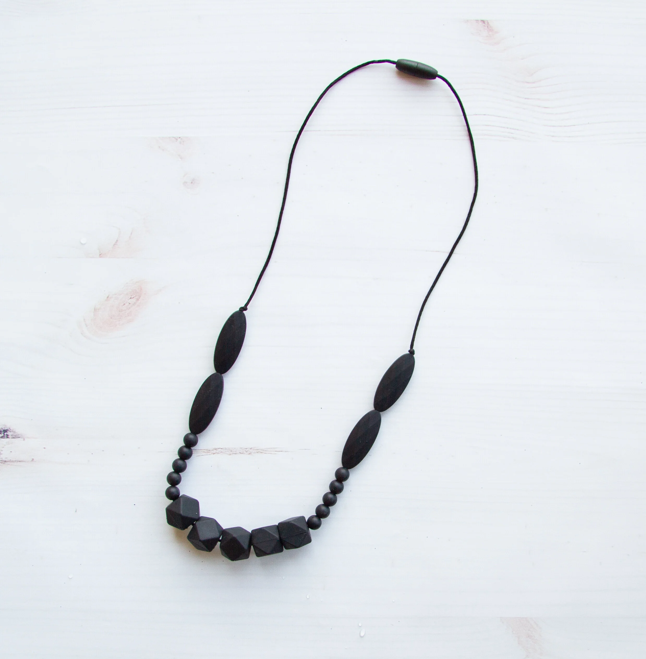 Easy DIY Silicone Teething Necklace Tutorial With Gifs Calm Chic